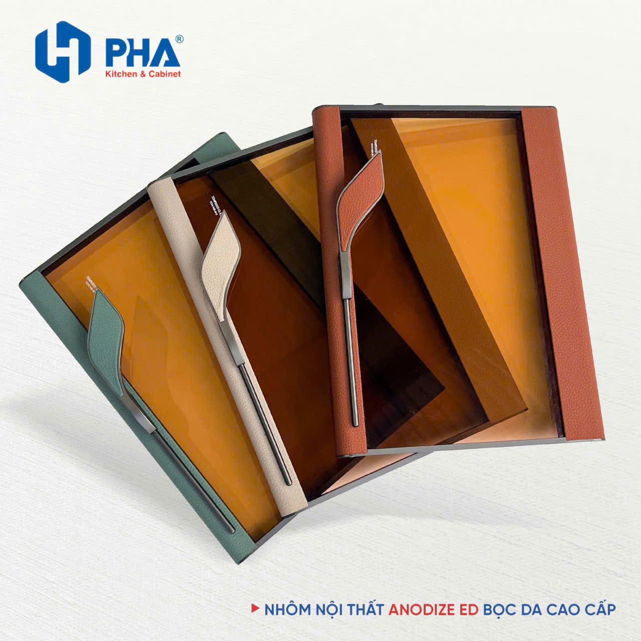 Tay nắm bọc da hình lá
