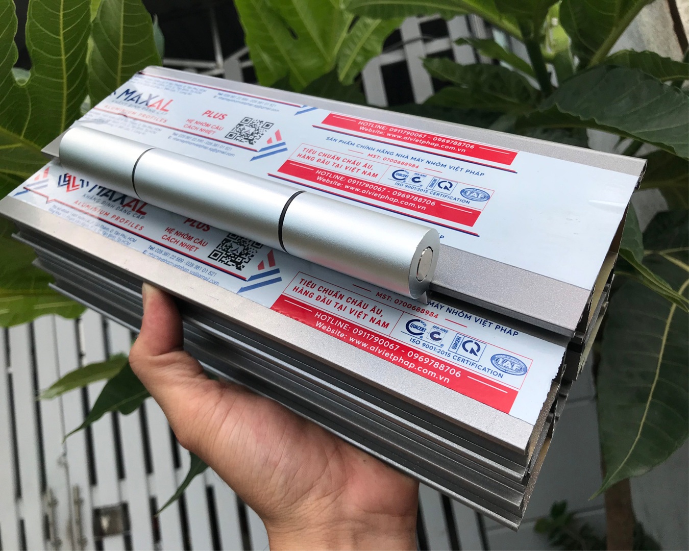 Bản Lề 4D Rãnh C Bogo